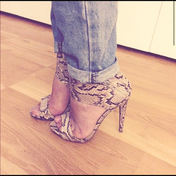Cute snake print heels - Picture 8 of 8